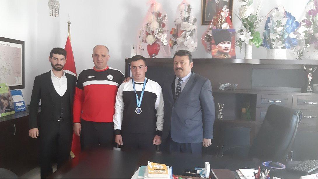 Çayırlı Çok Programlı Anadolu Lisesi Öğrencimiz Yusuf Deniz AKTAŞ ''İşitme Engelliler 2019 Türkiye Güreş Şampiyonası''nda Türkiye 2. si Oldu